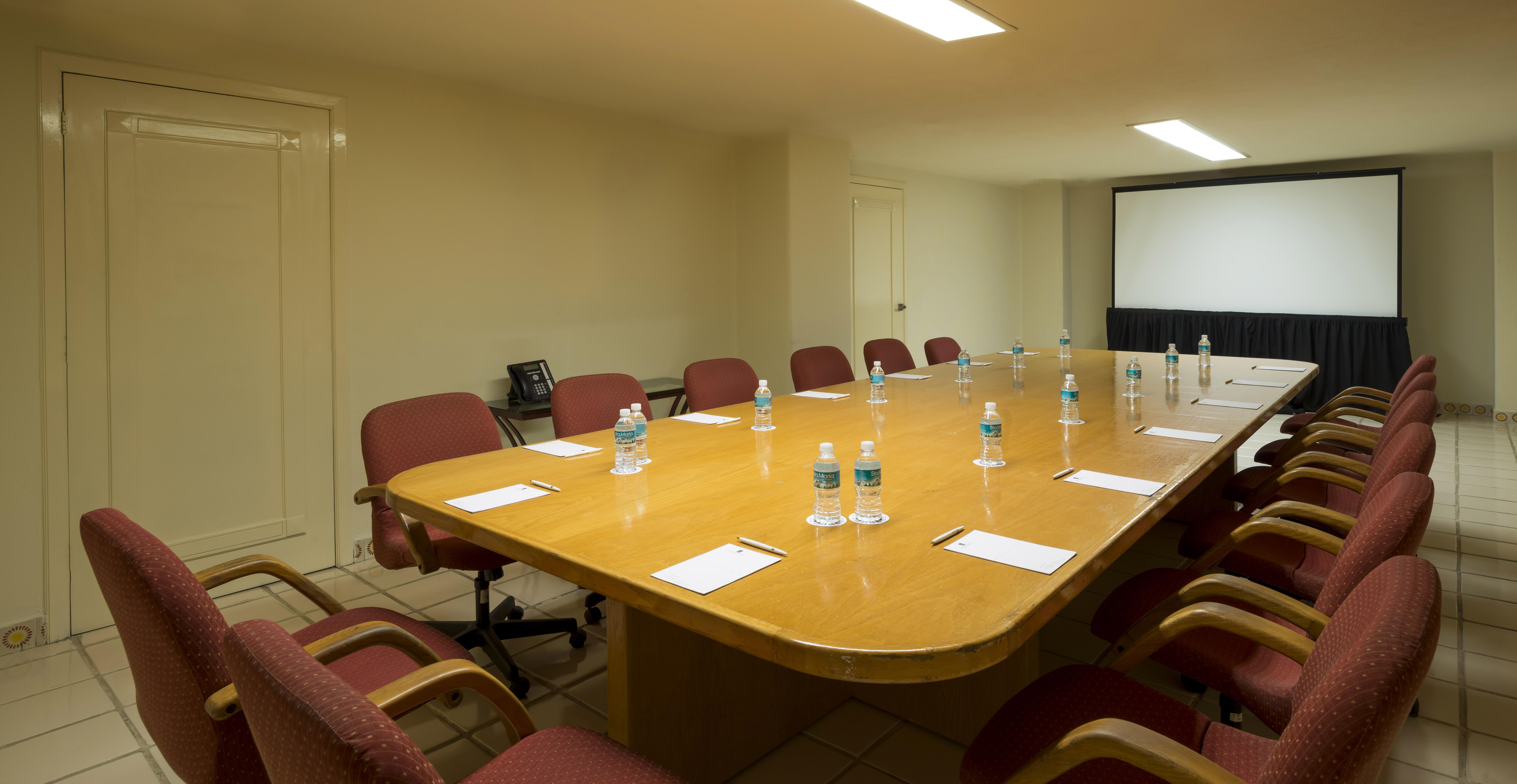 Hotel Camino Real Acapulco Diamante Exterior foto A typical boardroom