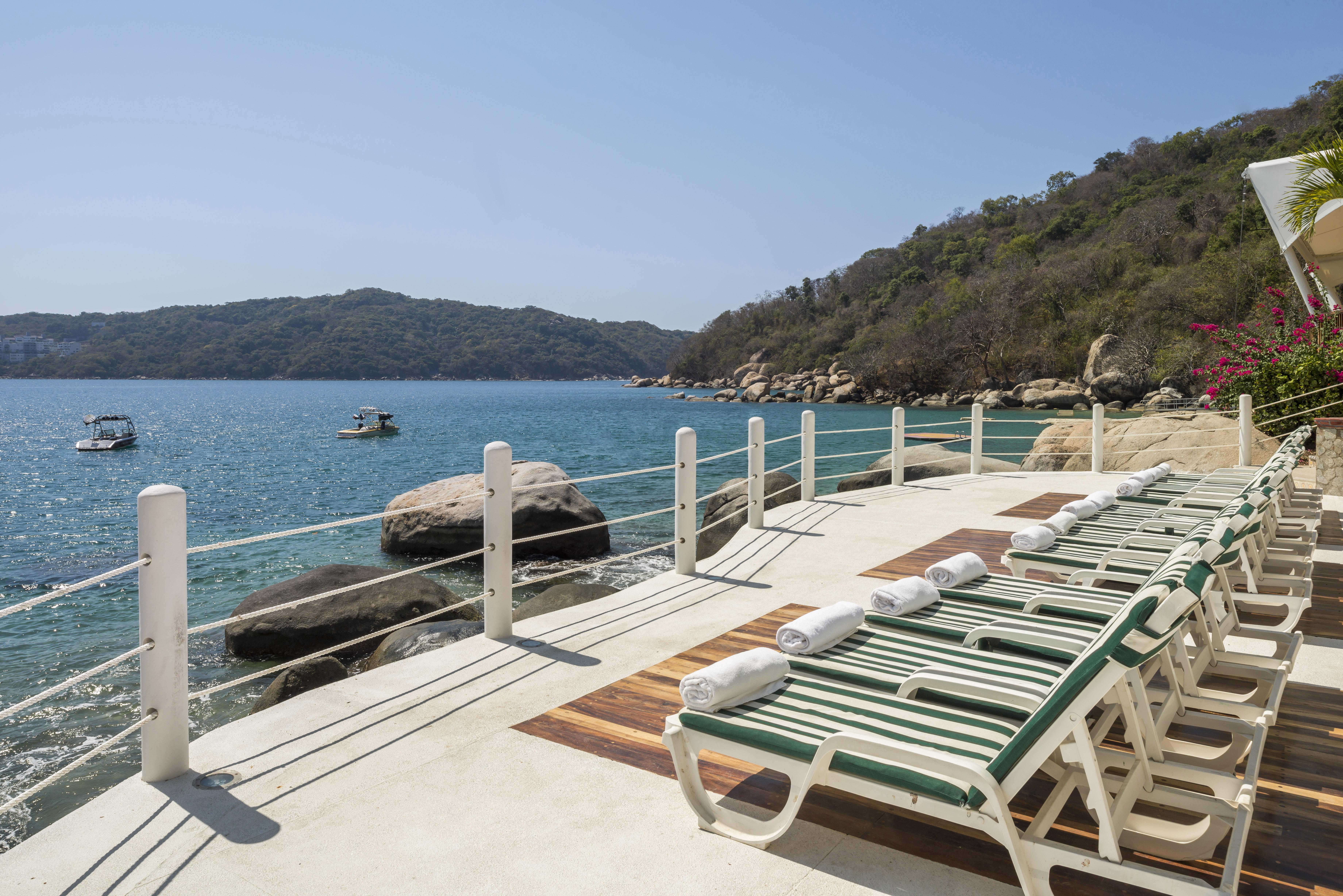 Hotel Camino Real Acapulco Diamante Exterior foto View of the beach at the resort