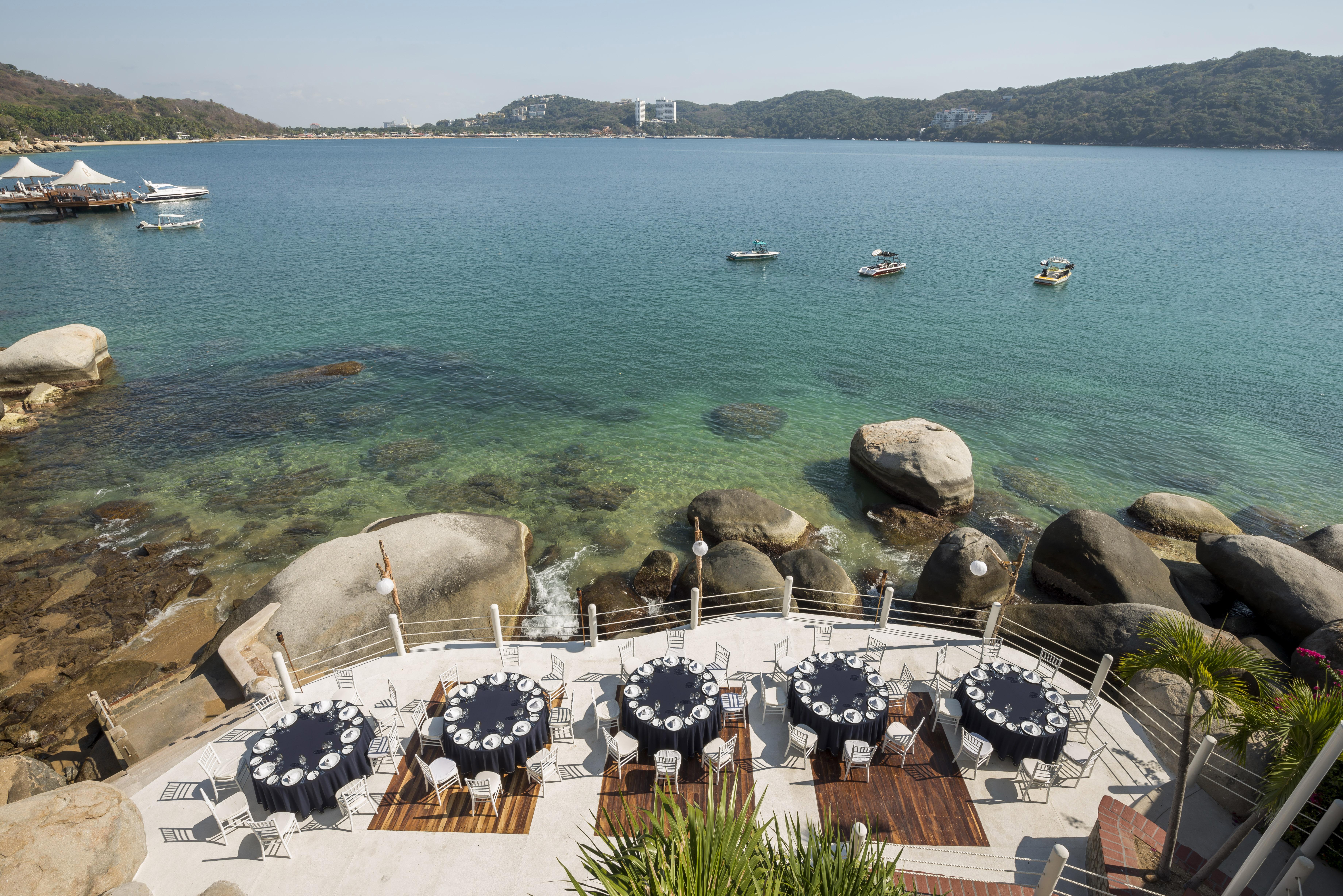 Hotel Camino Real Acapulco Diamante Exterior foto View of the bay from the resort
